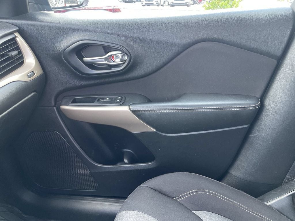 2017 Jeep Cherokee Sport