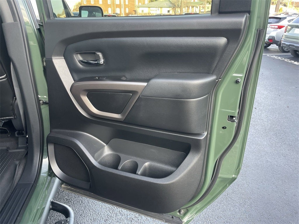 2024 Nissan Titan SV