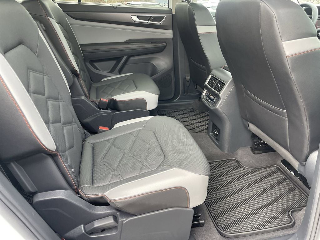 2024 Volkswagen Atlas 2.0T Peak Edition SE w/Technology