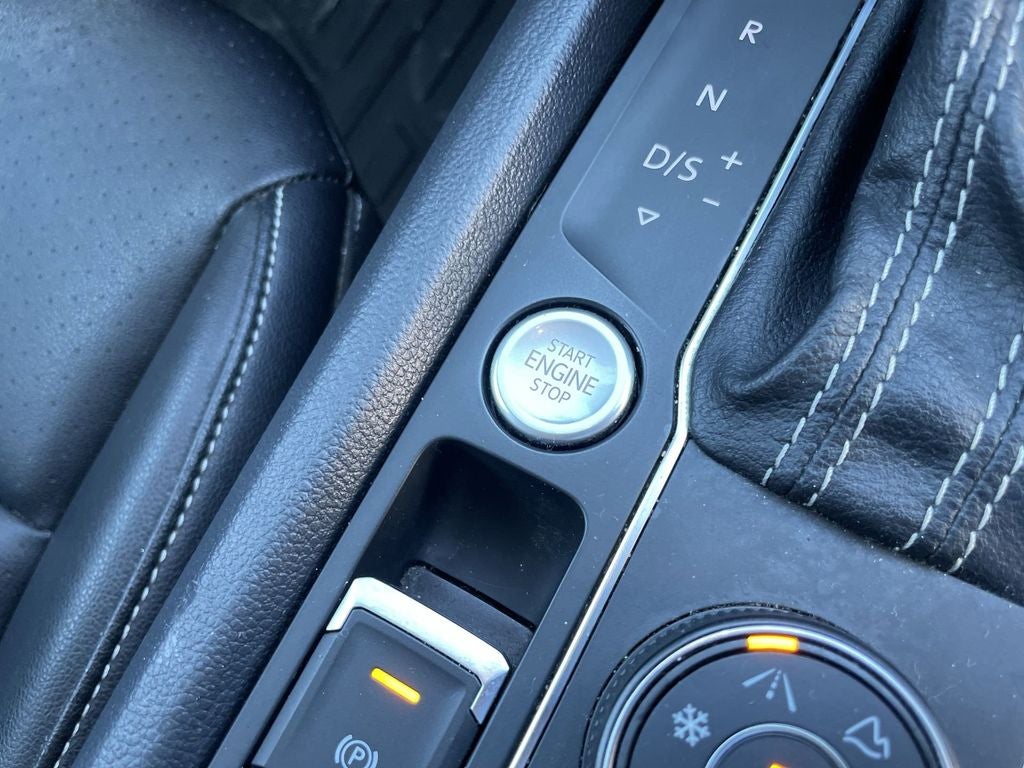 2021 Volkswagen Atlas 3.6L V6 SE w/Technology