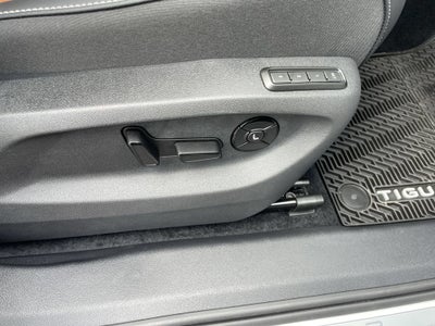 2026 Volkswagen Tiguan 2.0T SEL R-Line