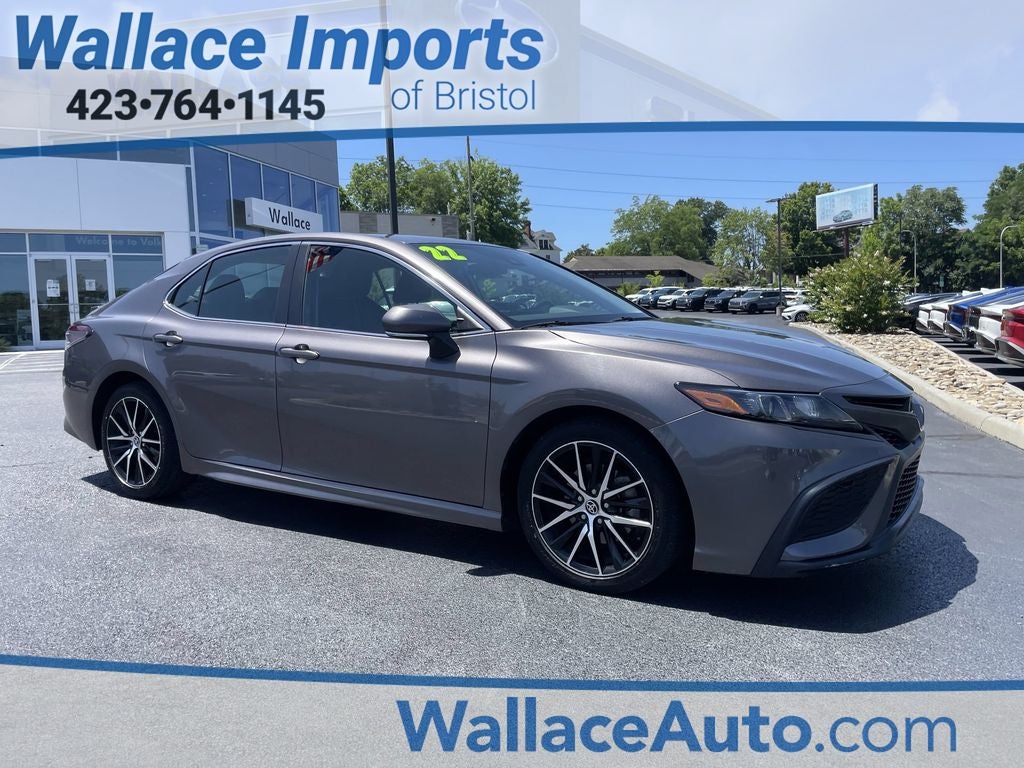 2022 Toyota Camry SE