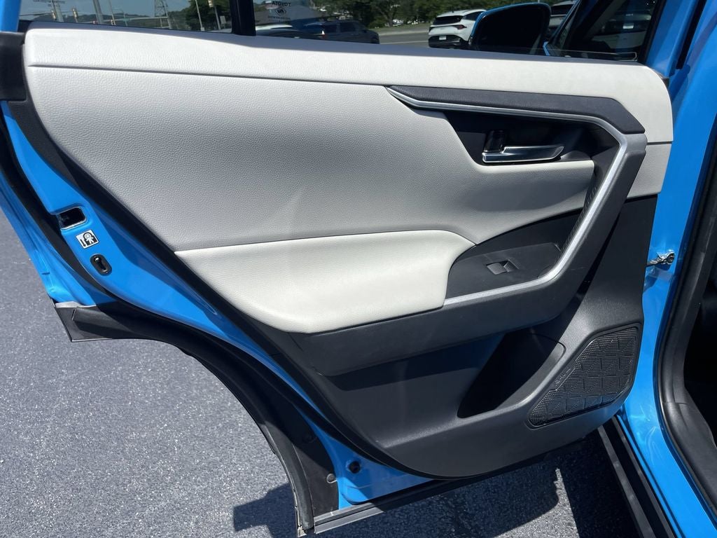 2020 Toyota RAV4 Hybrid XLE