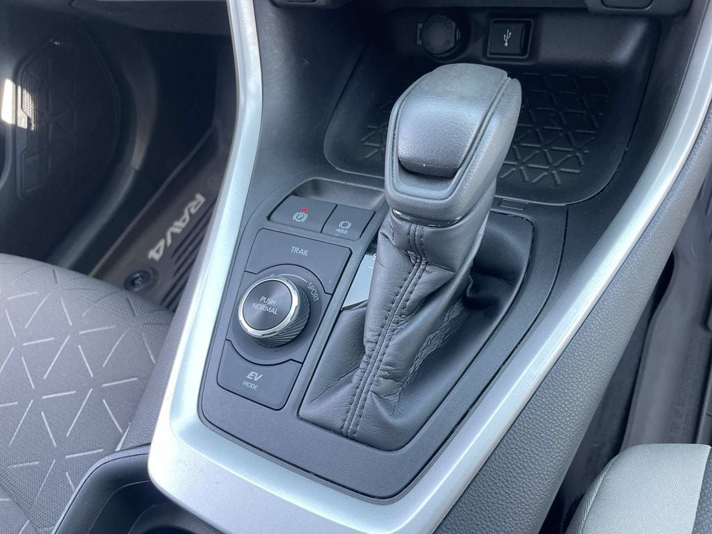 2020 Toyota RAV4 Hybrid XLE