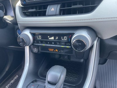 2020 Toyota RAV4 Hybrid XLE