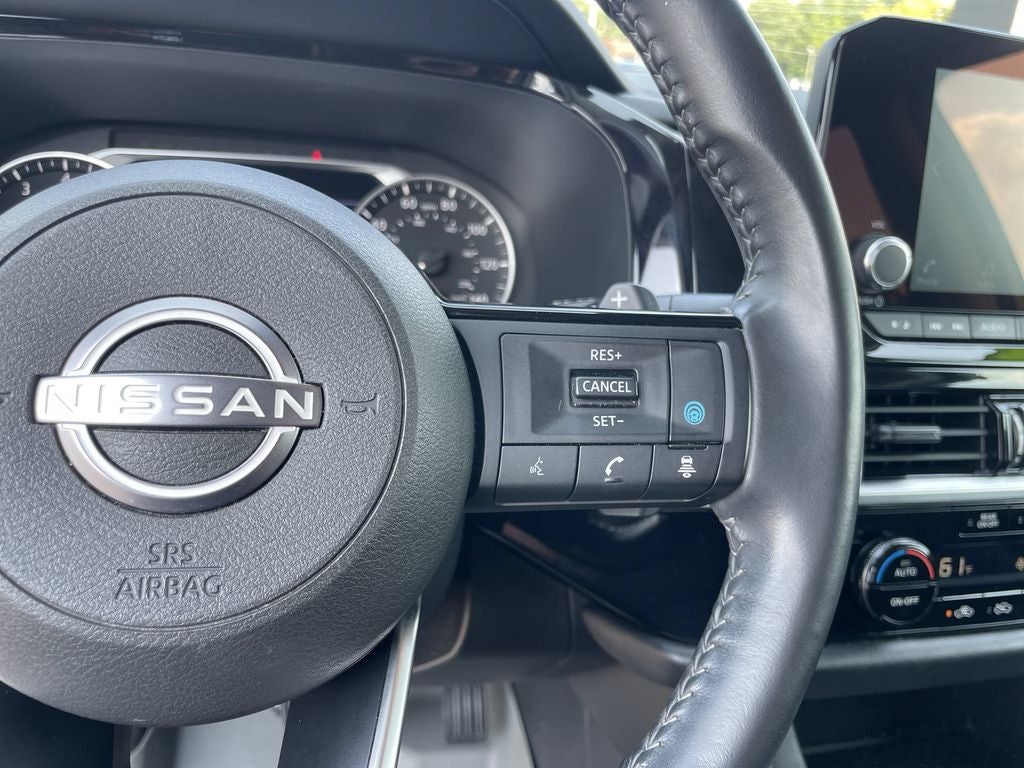 2022 Nissan Pathfinder SV