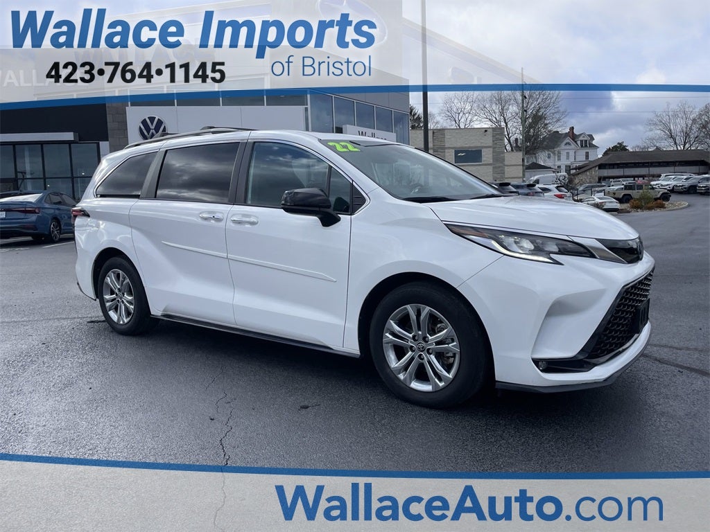 2022 Toyota Sienna XSE 7 Passenger