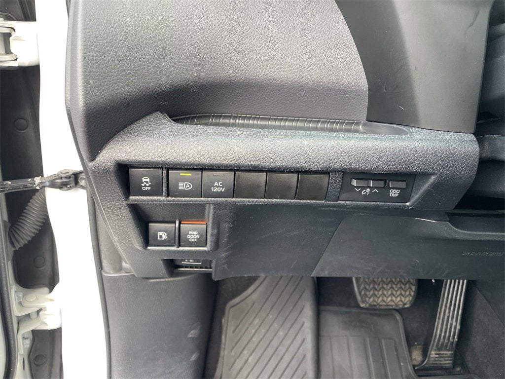 2022 Toyota Sienna XSE 7 Passenger