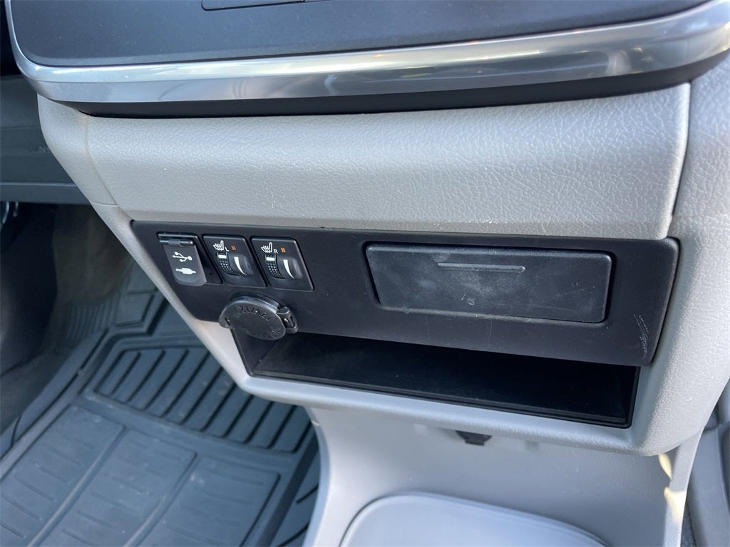 2015 Toyota Sienna L 7 Passenger