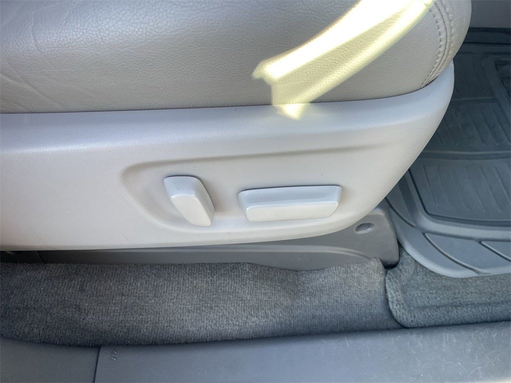 2015 Toyota Sienna L 7 Passenger