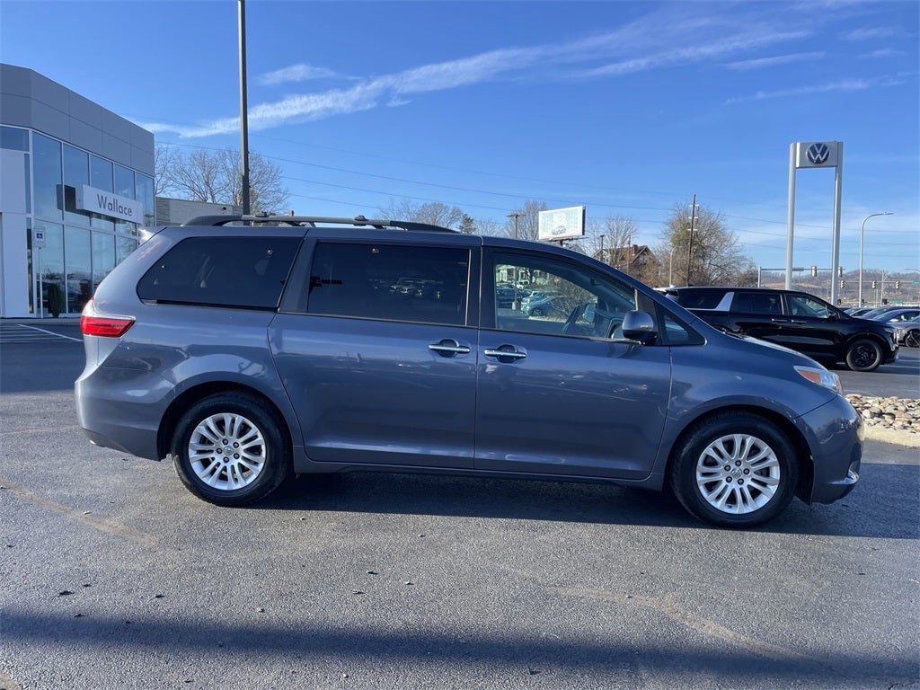 2015 Toyota Sienna L 7 Passenger