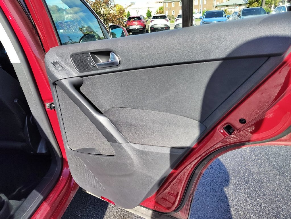 2014 Volkswagen Tiguan S 4Motion