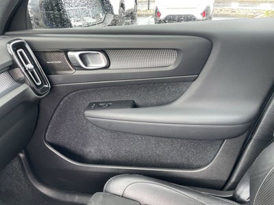 2020 Volvo XC40 R-Design