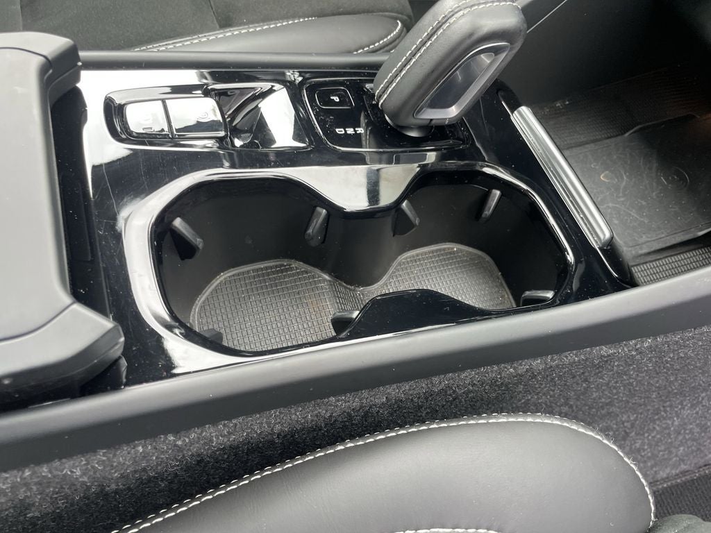 2020 Volvo XC40 R-Design