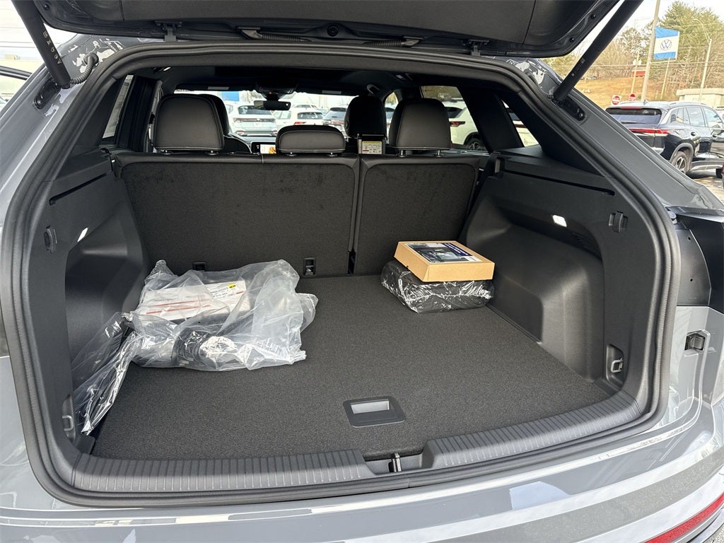 2026 Volkswagen Atlas Cross Sport 2.0T SEL R-Line Black