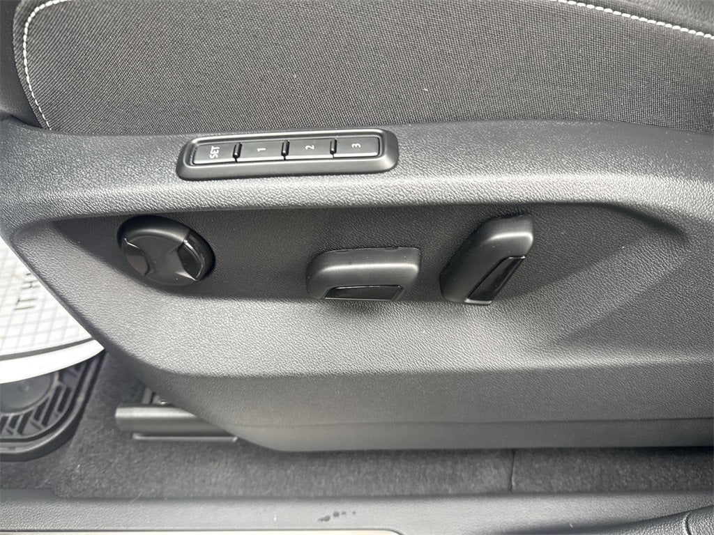 2026 Volkswagen Atlas Cross Sport 2.0T SEL