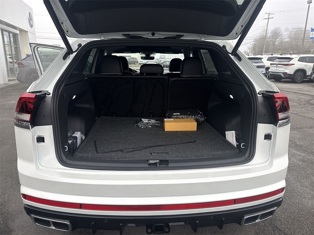2026 Volkswagen Atlas Cross Sport 2.0T SEL Premium R-Line