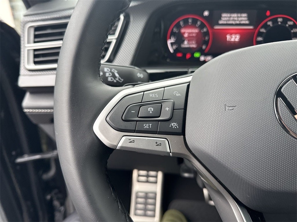 2024 Volkswagen Atlas Cross Sport 2.0T SEL Premium R-Line