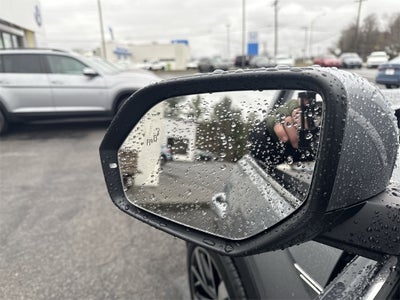 2025 Volkswagen Atlas Cross Sport 2.0T SEL Premium R-Line