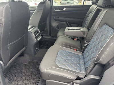 2025 Volkswagen Atlas Cross Sport 2.0T SEL Premium R-Line