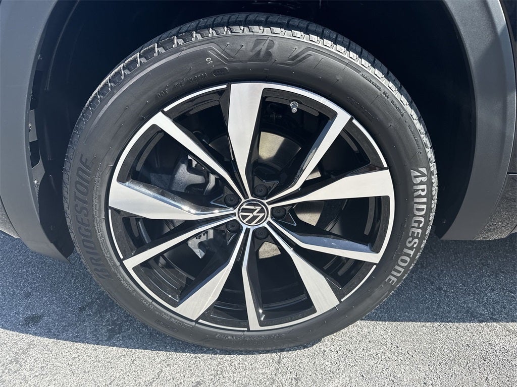 2025 Volkswagen Atlas 2.0T SEL Premium R-Line