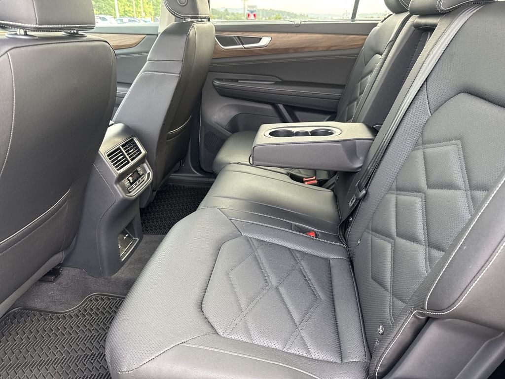 2026 Volkswagen Atlas SE w/Technology