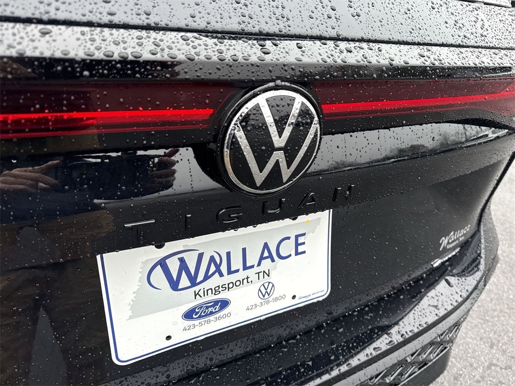 2026 Volkswagen Tiguan 2.0T SE R-Line Black