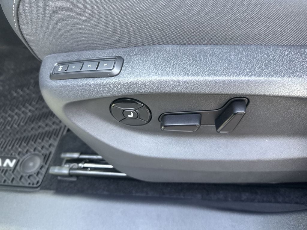 2026 Volkswagen Tiguan 2.0T SEL R-Line Turbo