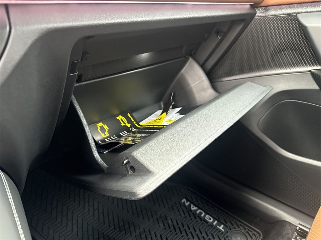 2026 Volkswagen Tiguan 2.0T SEL R-Line Turbo