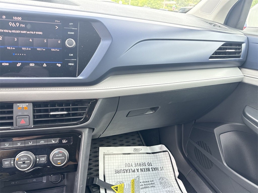 2024 Volkswagen Taos 1.5T SE