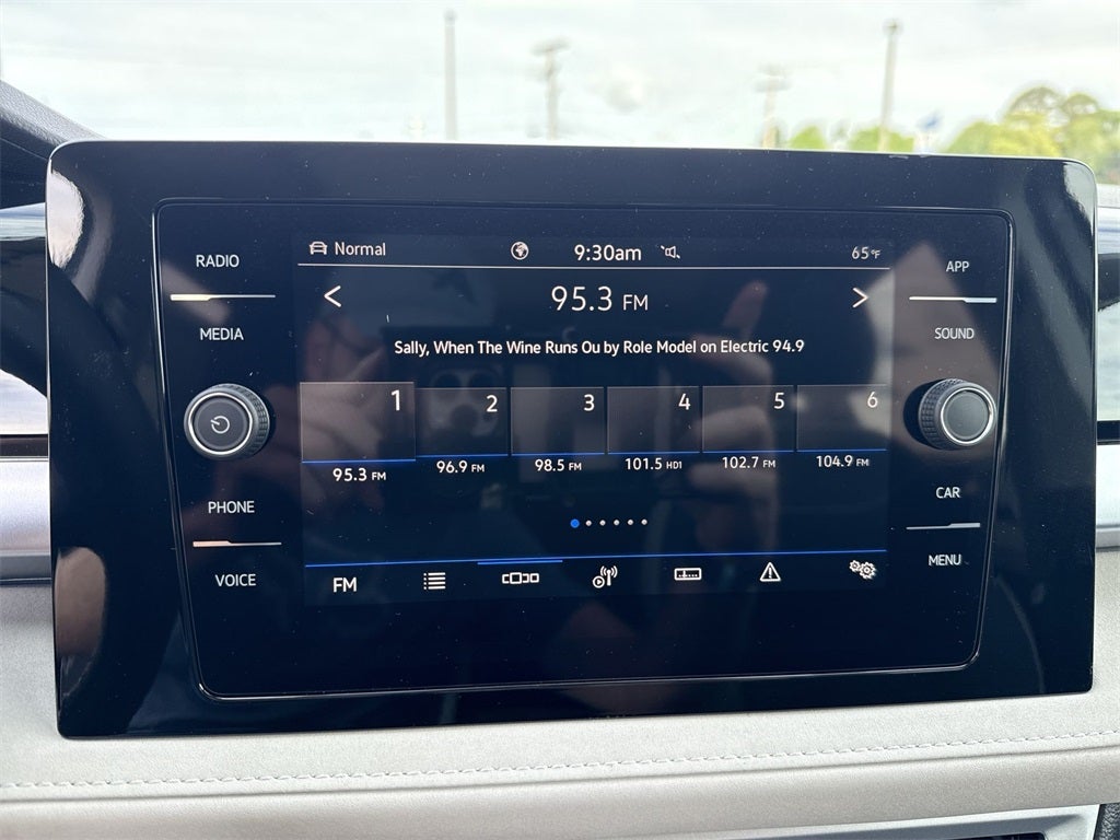 2025 Volkswagen Taos 1.5T SE