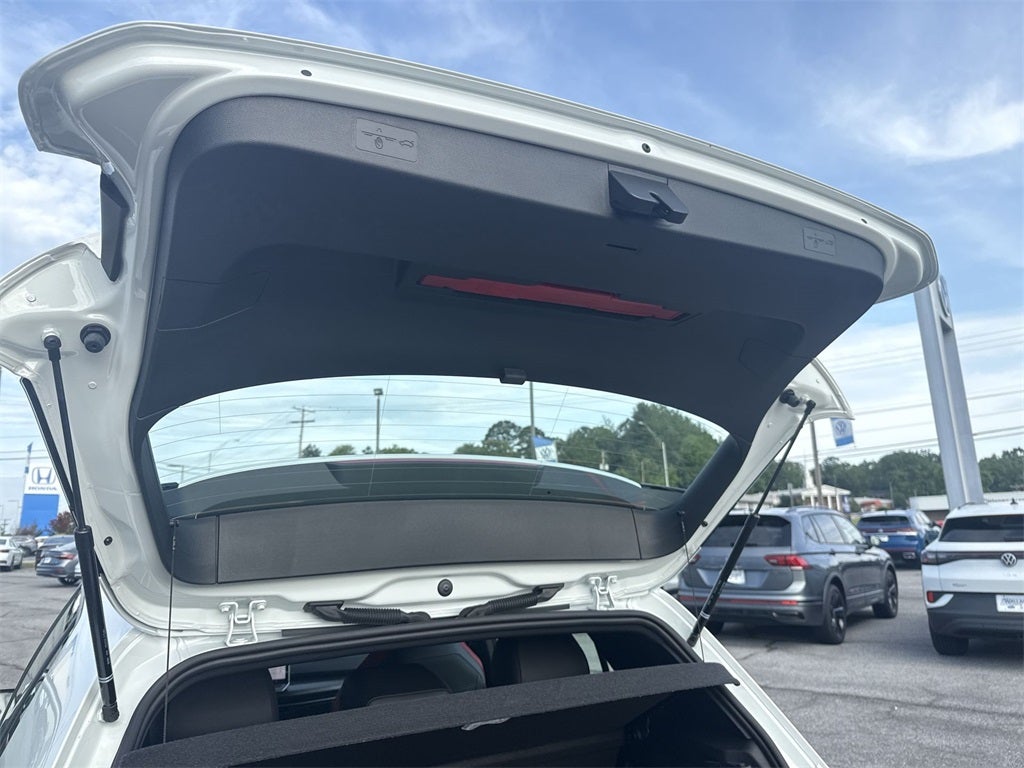 2025 Volkswagen Golf GTI 2.0T SE