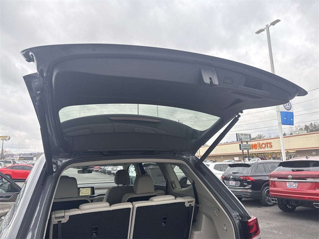 2025 Volkswagen Atlas 2.0T SEL Premium R-Line