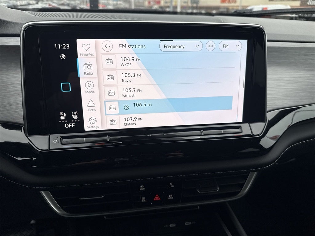 2026 Volkswagen Atlas Cross Sport 2.0T SE w/Technology