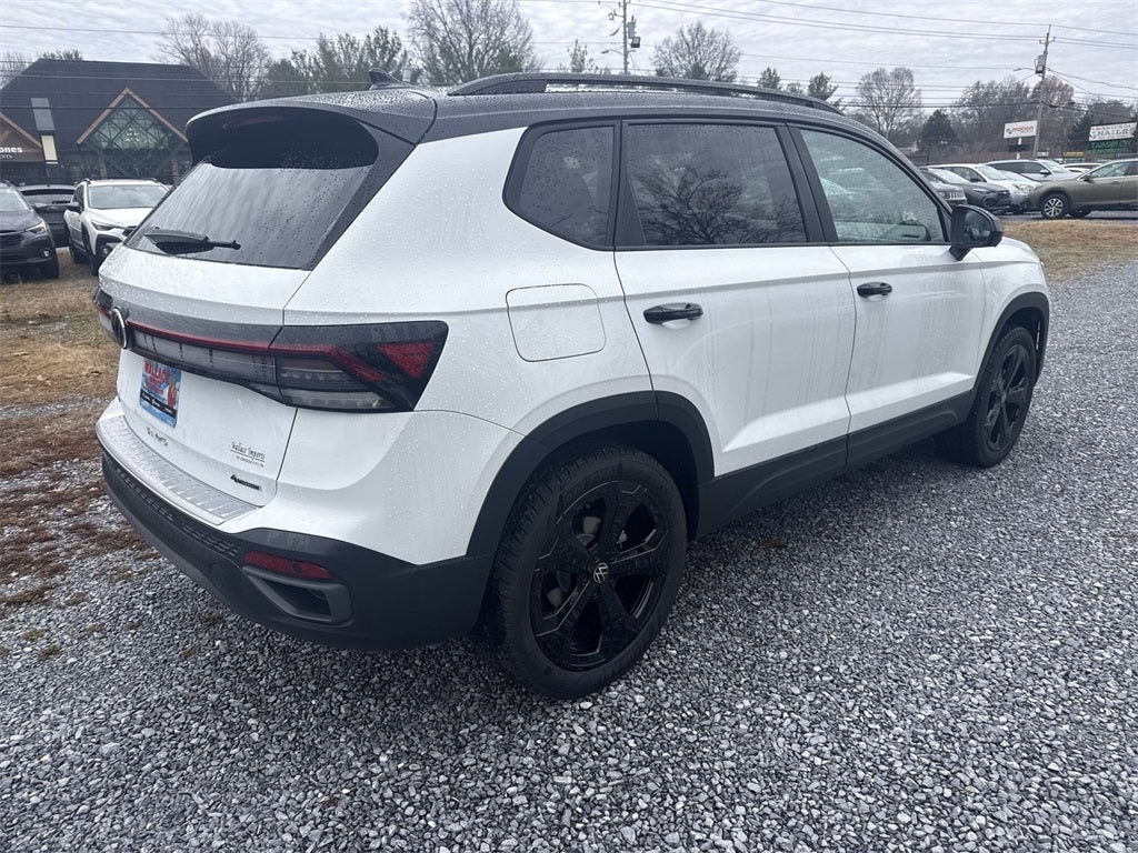 2026 Volkswagen Taos 1.5T SE Black