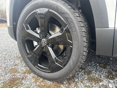 2026 Volkswagen Taos 1.5T SE Black