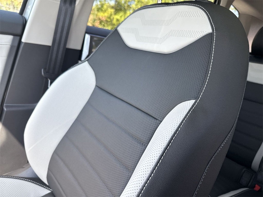 2025 Volkswagen Taos 1.5T SEL