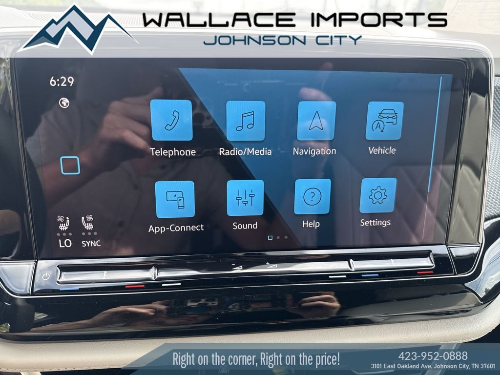 2026 Volkswagen Atlas Cross Sport SEL Premium R-Line