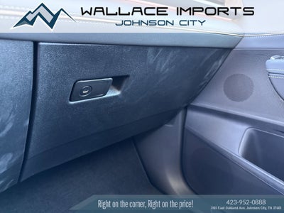 2027 Volkswagen Atlas 2.0T SE w/ Technology