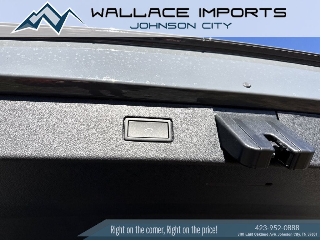 2027 Volkswagen Atlas 2.0T SE w/ Technology