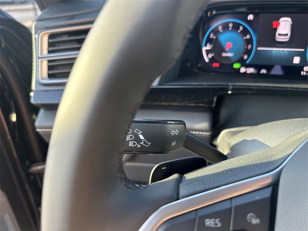 2024 Volkswagen Atlas Cross Sport 2.0T SEL R-Line