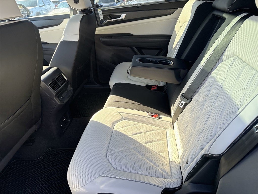 2025 Volkswagen Atlas Cross Sport 2.0T SEL Premium R-Line