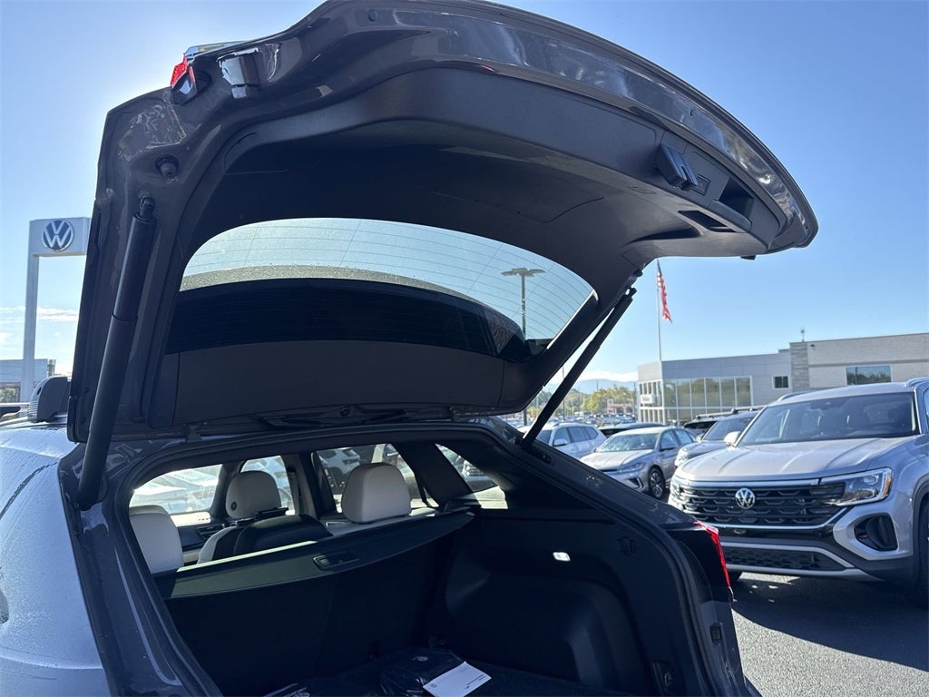 2025 Volkswagen Atlas Cross Sport 2.0T SEL Premium R-Line