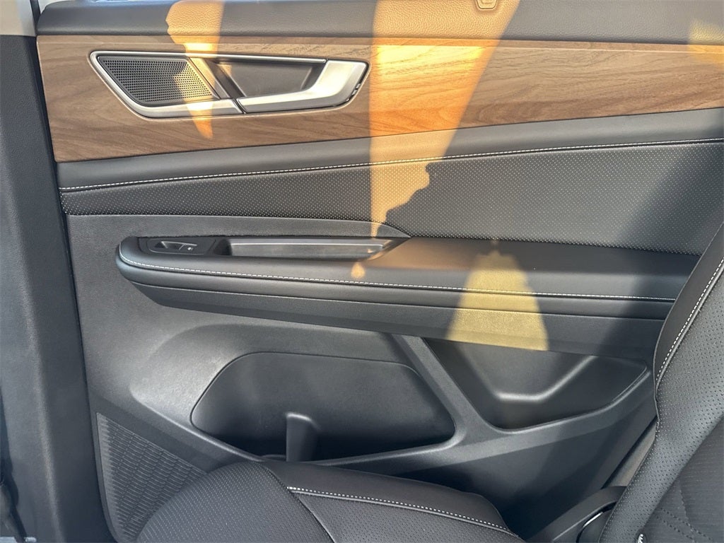 2026 Volkswagen Atlas 2.0T SE w/ Technology