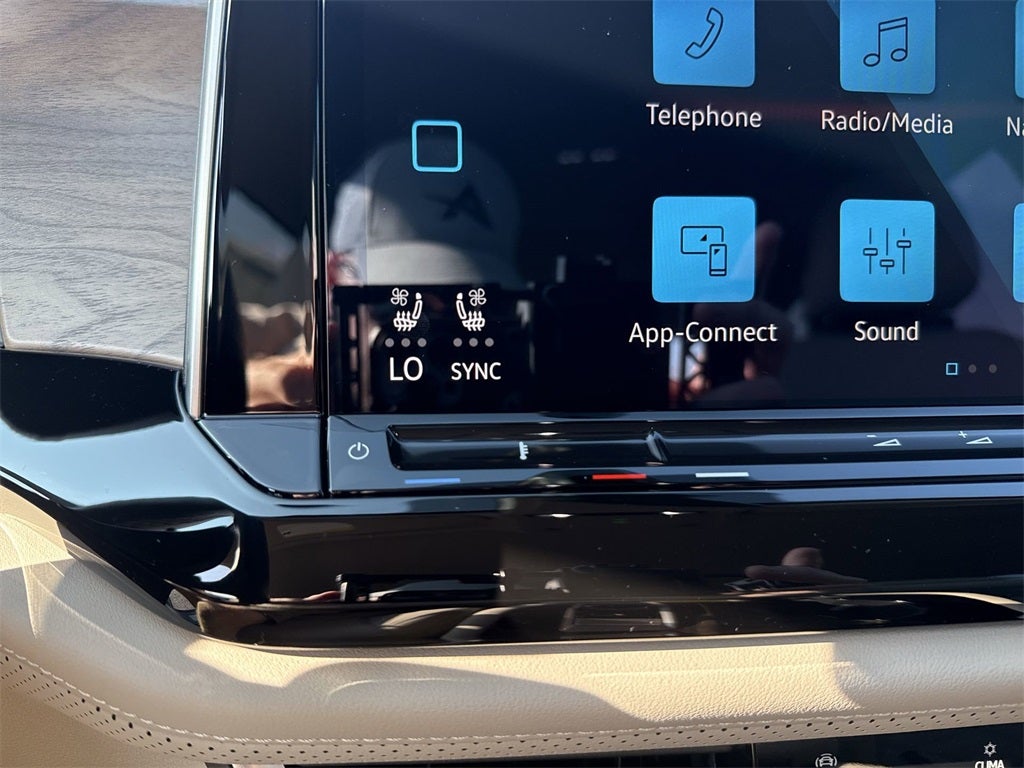 2026 Volkswagen Atlas 2.0T SE w/ Technology