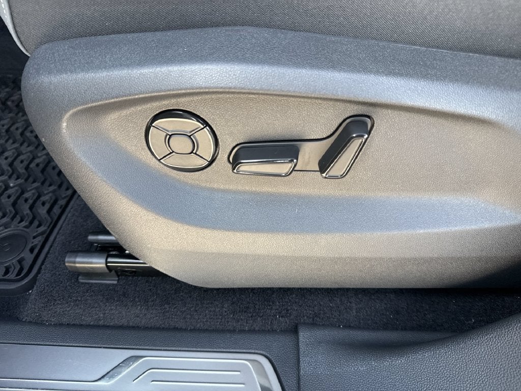 2027 Volkswagen Atlas SE w/Technology