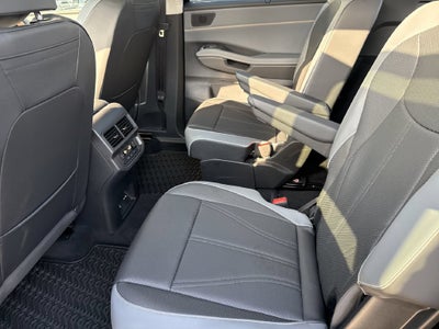 2027 Volkswagen Atlas SE w/Technology