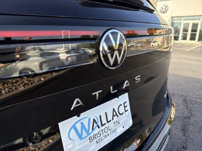 2027 Volkswagen Atlas SE w/Technology