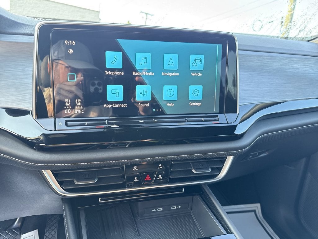 2026 Volkswagen Atlas Cross Sport SE w/Technology