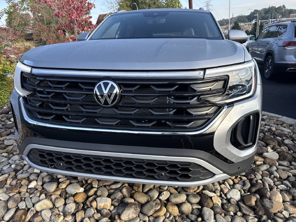2026 Volkswagen Atlas Cross Sport SE w/Technology